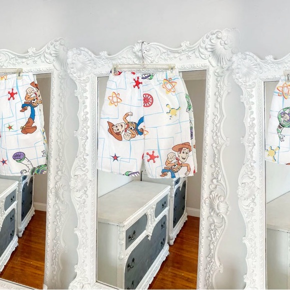 New York Couture * One of a Kind* VINTAGE Reworked Toy Story Pocket Shorts - Picture 9 of 12